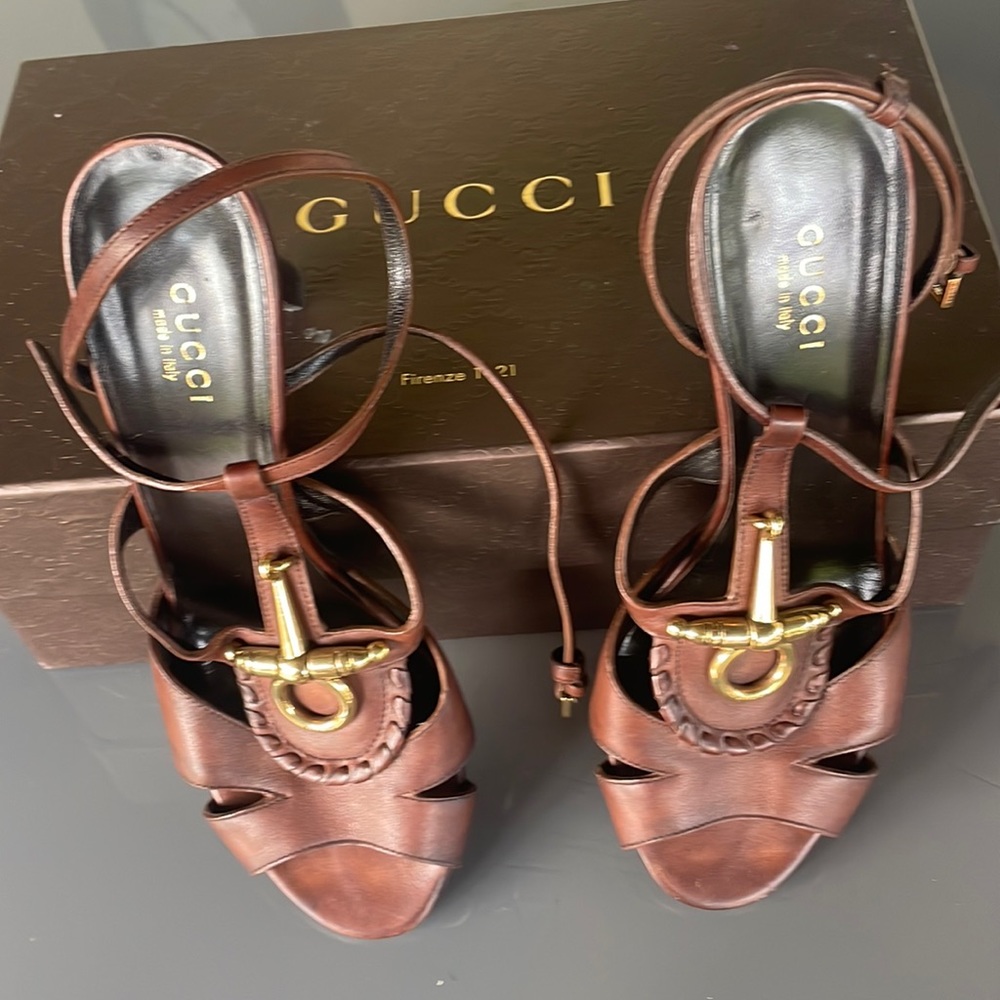 Brown Gucci hill used.